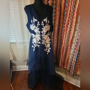sachin and babi light blue dress BCBG MAX AZRIA black beige embroidered rufflle tulle flutter gown dress US6  M at 1stDibs